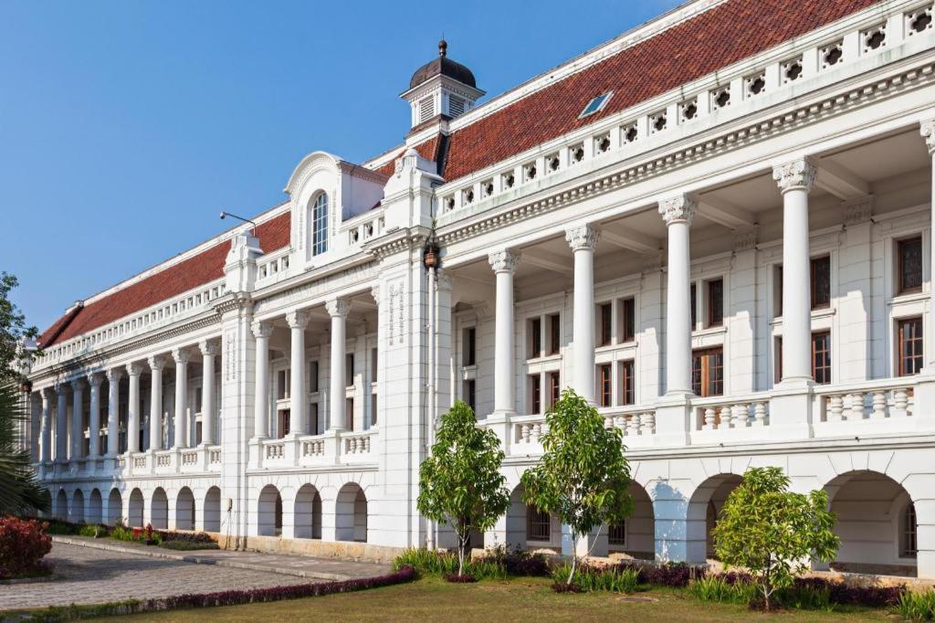โรงแรมกูรฟาติ จาการ์ตา ภายนอก รูปภาพ